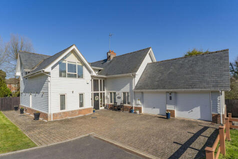 3 St. Anthonys Walk, Desborough