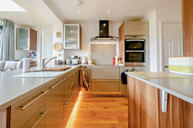 8682845-interior0...