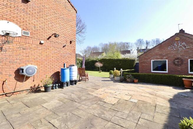 4 bed House for sale Image 6
