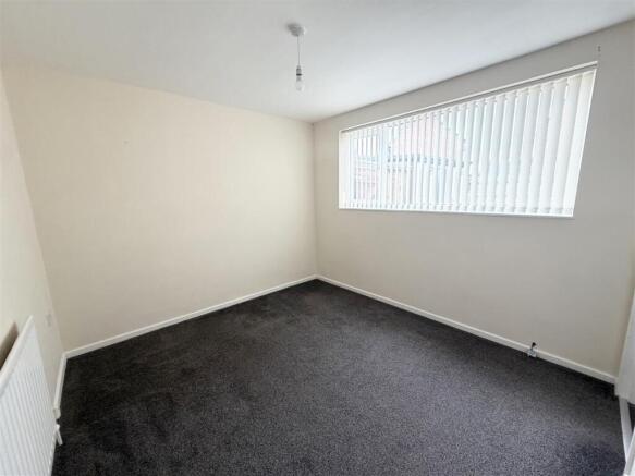 3 bed End of Terrace to rent Image 8