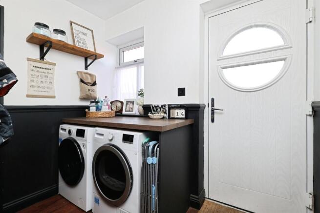 4 bed Semi-Detached for sale Image 10