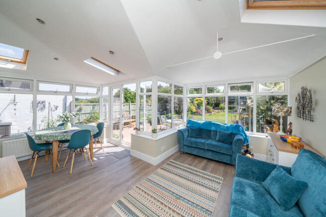 GARDEN ROOM
