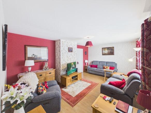 CAM03062G0-PR0229-STILL002