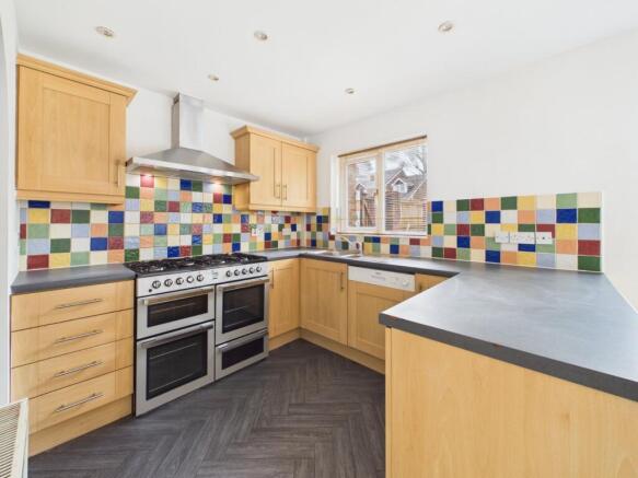 4 bed Detached for sale Image 11