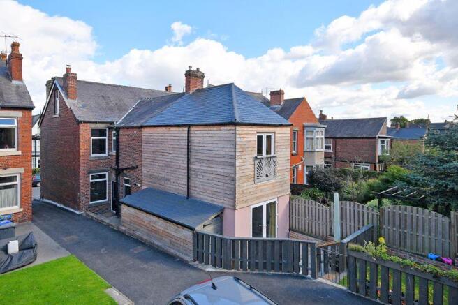 4 bed Semi-Detached to rent Image 9