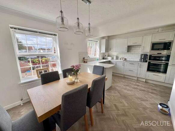Dining room/kitchen