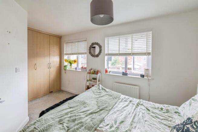 3 bed Terraced for sale Image 11