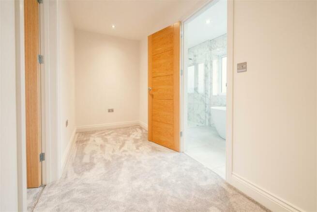 Main Bedroom-5.jpg