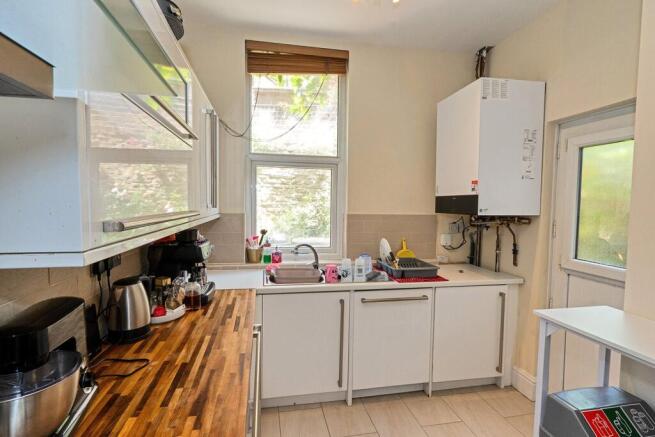 5 bed Terraced for sale Image 5
