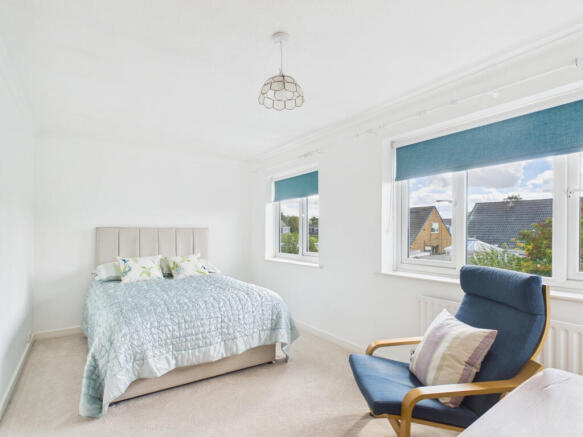 4 bed Semi-Detached for sale Image 11
