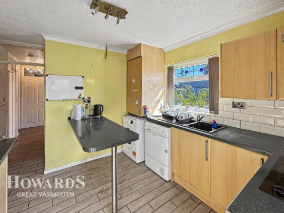 3-bed detached on Covent Garden Road, Caister-on-Sea, £250,000