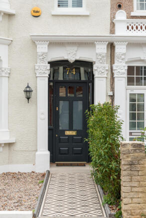 Herongate Road, London E12 (2).jpg