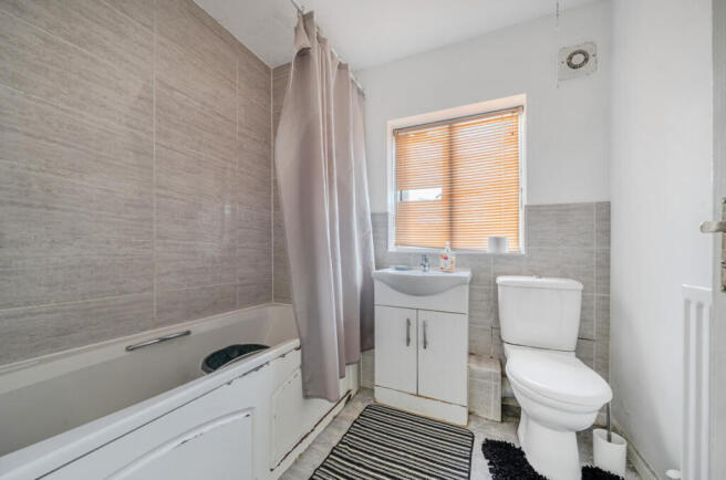 3 bed Semi-Detached for sale Image 5