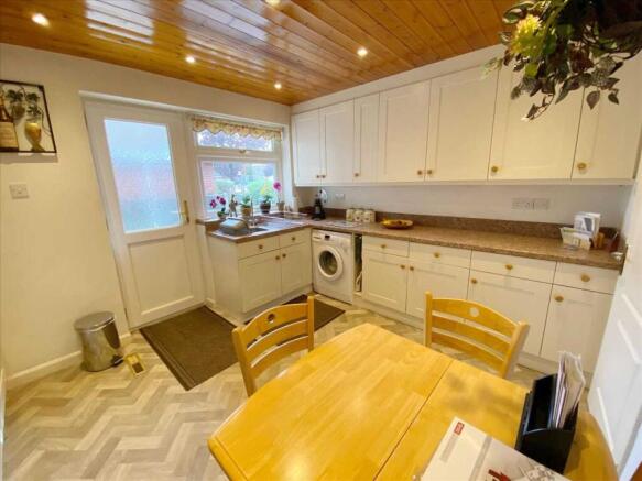 Dining Kitchen: