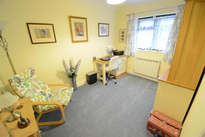 Bedroom 3/ Dining room