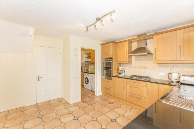 Kitchen/ Breakfast R