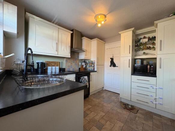 2 bed Terraced for sale Image 4