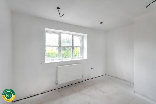 4 bed House for sale Image 5