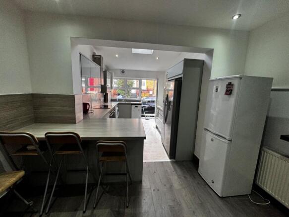 7 bed Terraced to rent Image 12