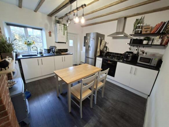 KITCHEN/BREAKFAST ROOM