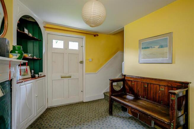 8388787-interior10.jpg
