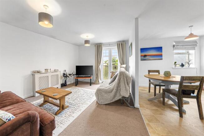 2 bed Apartment for sale Image 10