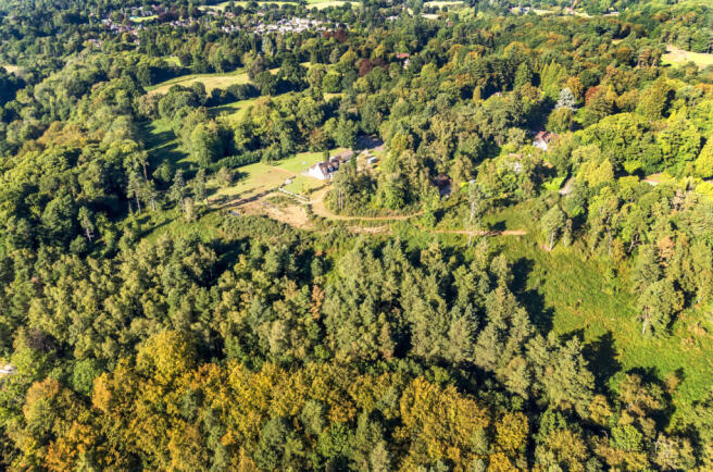 Whitmore Vale Road, Hindhead, Surrey, GU26 photo 4