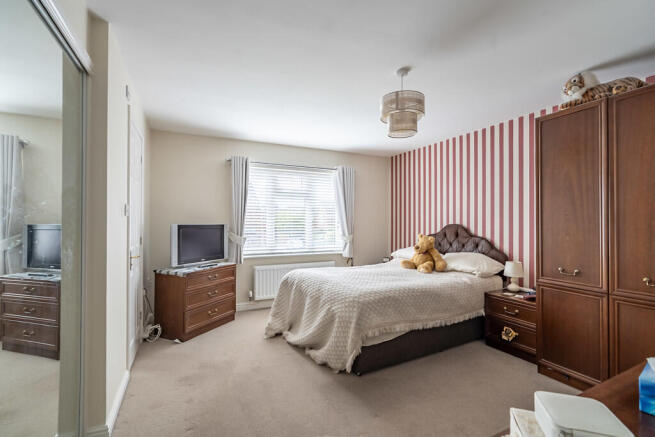 4 bed Detached for sale Image 12