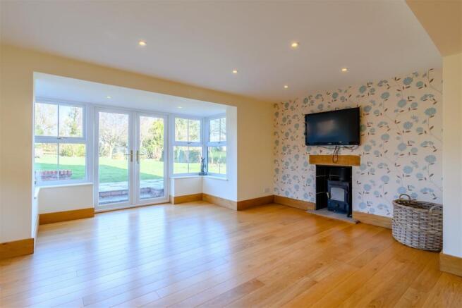 8414492-interior09.jpg