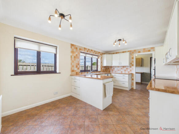 4 bed Detached Bungalow for sale Image 5