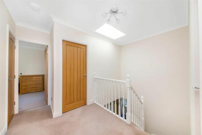 FIRST FLOOR LANDING