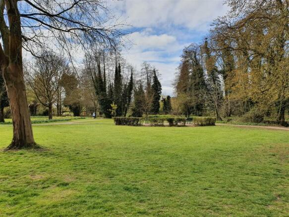 Toppesfield Gardens