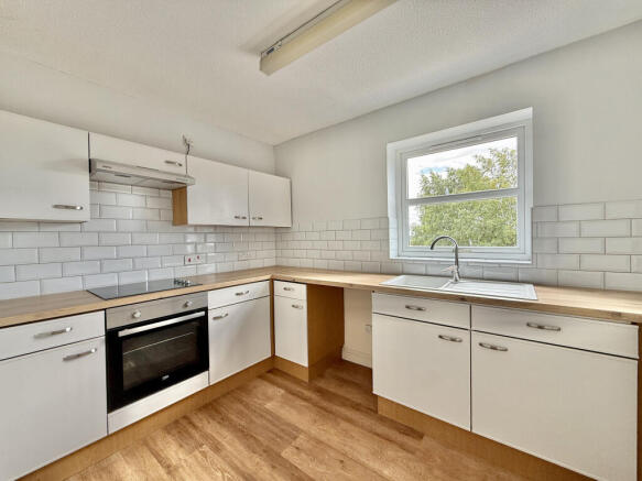 2 bed Flat for sale Image 2