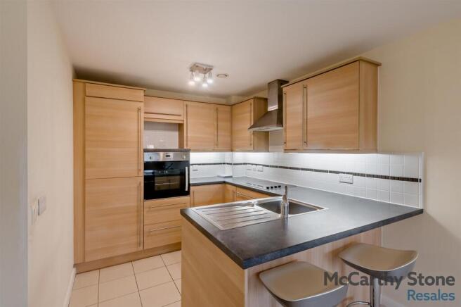 2 bed Apartment for sale Image 11