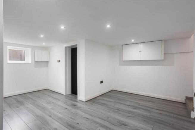 2 bed Terraced for sale Image 8