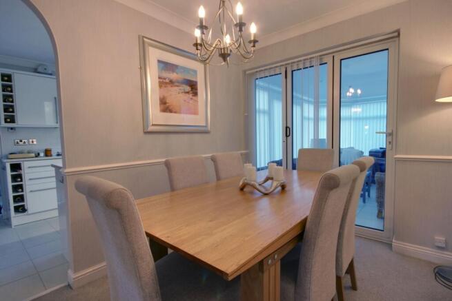 4 bed Detached for sale Image 11