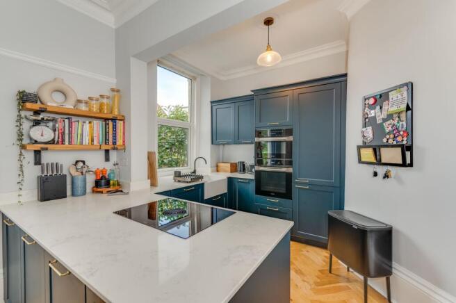 KITCHEN/DINING ROOM AND LOUNGE