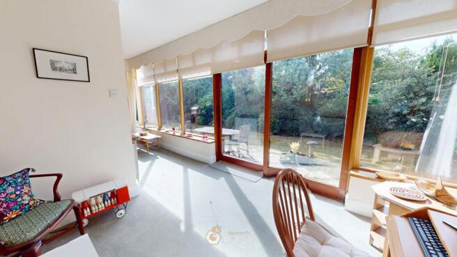 4 bed Detached for sale Image 6