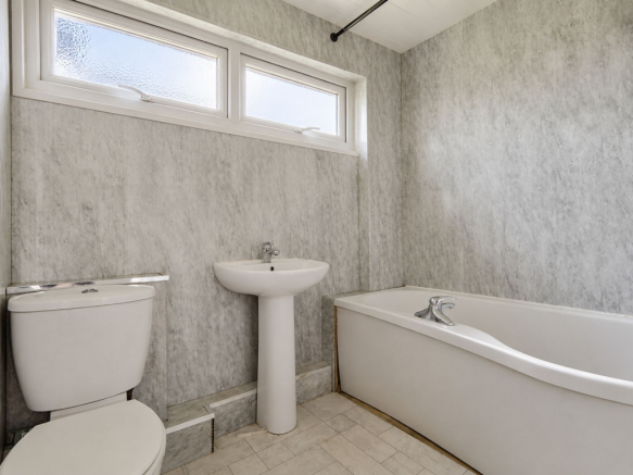 2 bed Terraced to rent Image 7