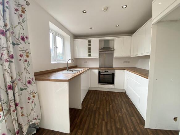 3 bed Town House to rent Image 4