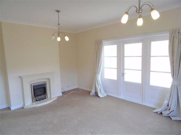 ALTERNATE VIEW OF LOUNGE