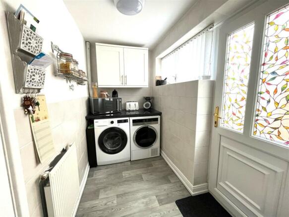 56 hardie avenue (18).jpeg