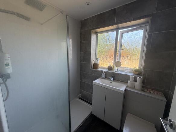 3 bed Semi-Detached for sale Image 4
