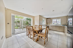 1, Ridgeside Gardens, The Ridge, Salisbury SP5 2LD