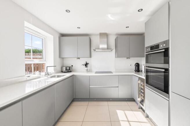 4 bed Detached for sale Image 5