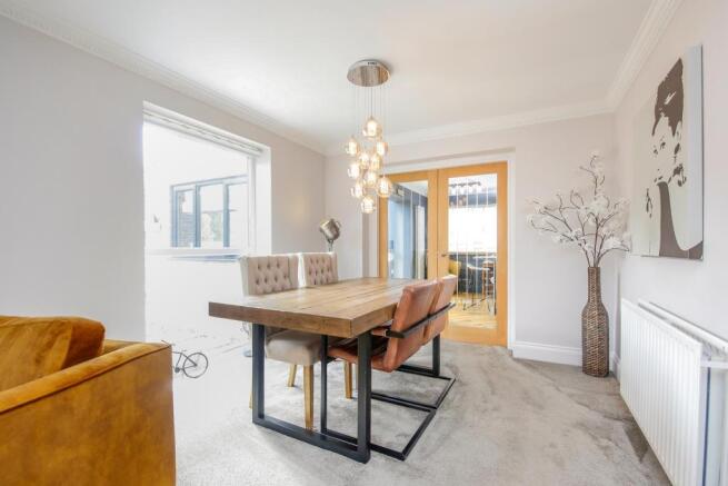 Lounge/Dining Room