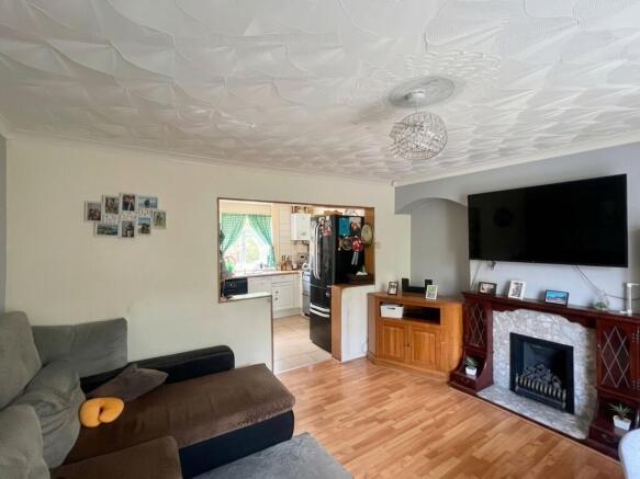 3 bed Semi-Detached for sale Image 7