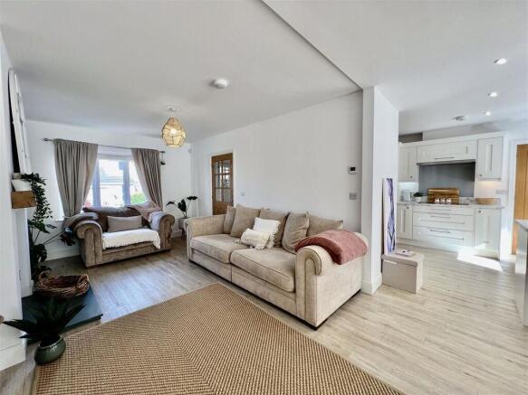 IMG-20241126-WA00...