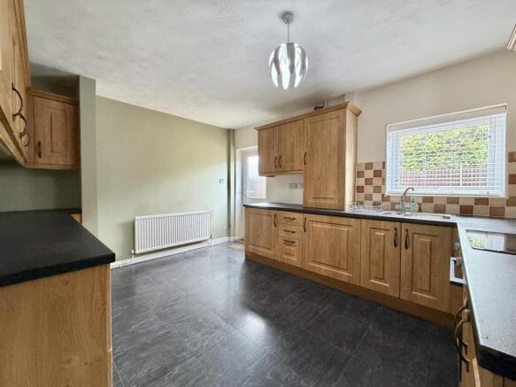 3 bed Terraced for sale Image 7