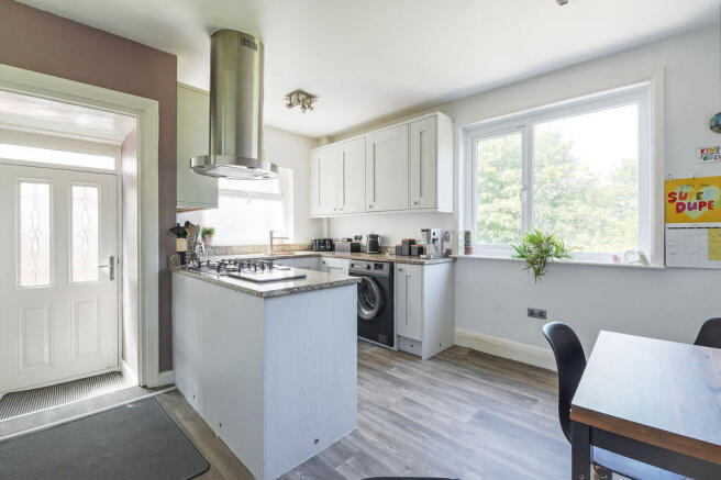 3 bed Semi-Detached for sale Image 7